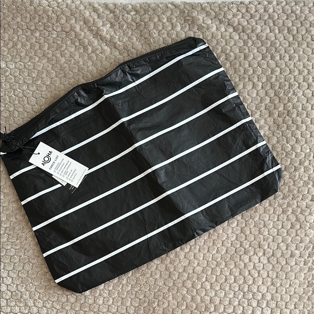 ALOHAS Black and White Striped Bag